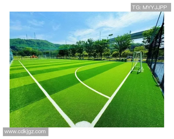 足球味道重的城市生活与激情四溢的球场文化交织成的独特风景